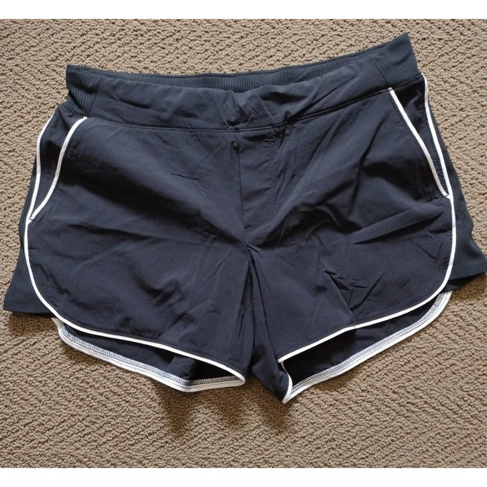 Athleta Womens Shorts Black, size 6, excellent condition